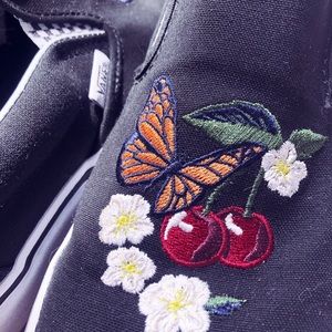 (Brand New, Never worn before: Size 8.5 Vans)